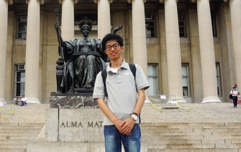 上海大学较高收费毕业证一样吗