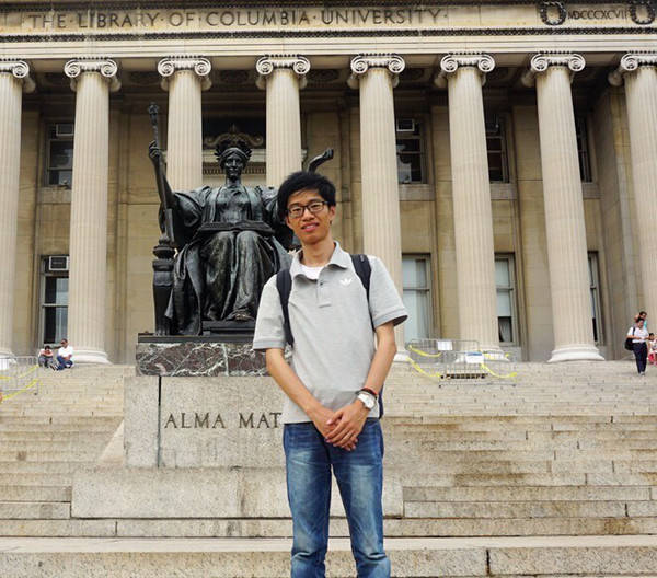 上海大学较高收费毕业证一样吗